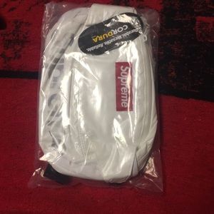 Supreme white fanny Pack